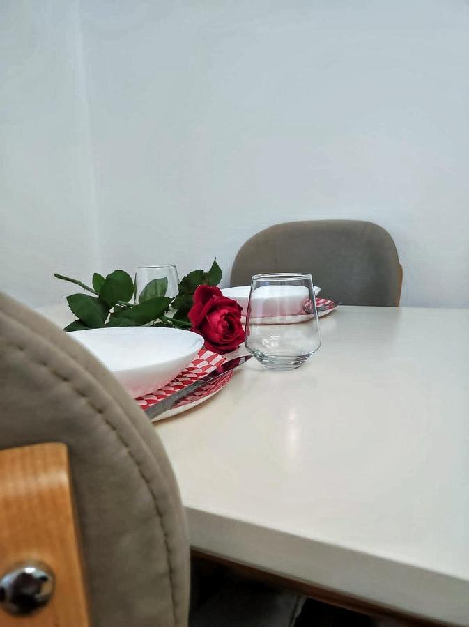 Cozy & Stylish Apartment Tirana Esterno foto