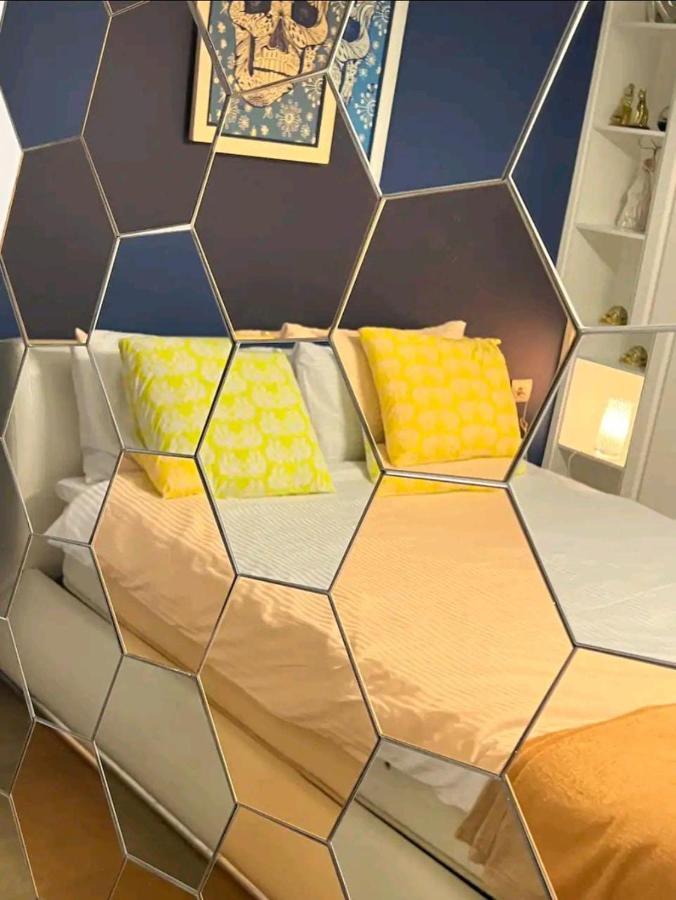 Cozy & Stylish Apartment Tirana Esterno foto